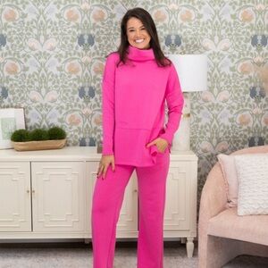 NWOT Dear Scarlett Hamptons Travel Scuba Pullover-Hot Pink-Small